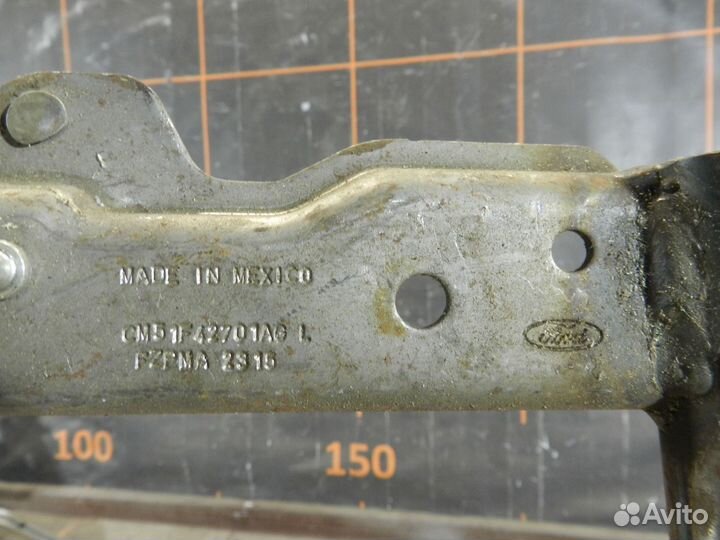 Петля крышки багажника левая/правая - Ford Focus