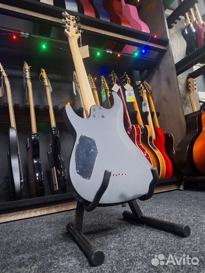 Электрогитара Новая