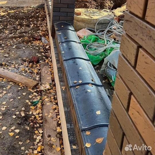 Колпак полимерный для забора из кирпича или блока