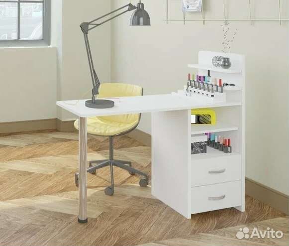 Маникюрный стол