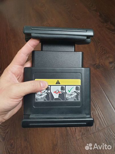 Автомобильный держатель для планшета