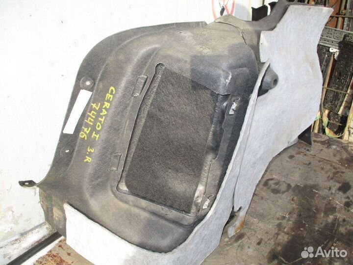 Обшивка багажника Kia Cerato 1 (LD)