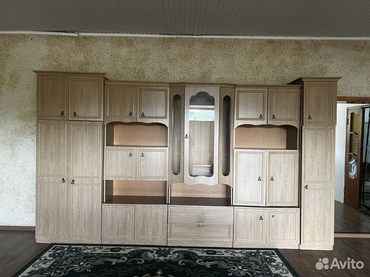 Стенка в гостиную