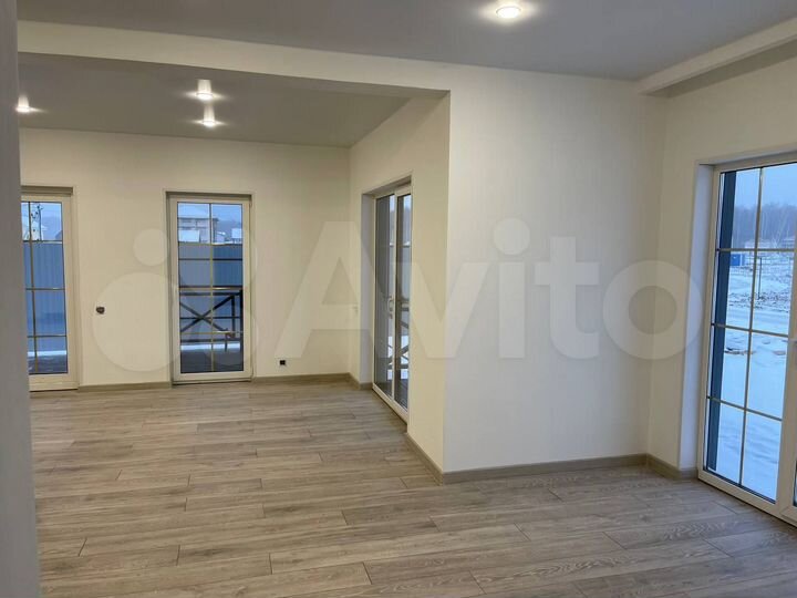 Дом 144 м² на участке 8 сот.