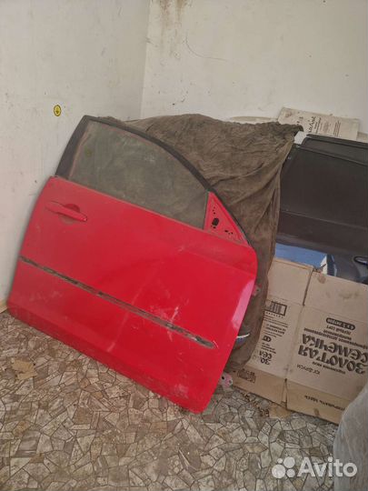 Передняя правая дверь мазда 3 бк хетчбек