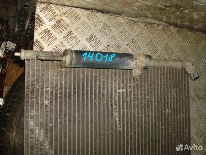 Радиатор Nissan Elgrand E51 2002-2010