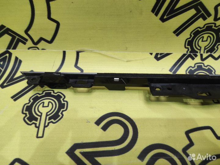 Накладка на торпедо декоративная левая Infiniti