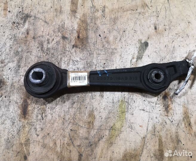 Передний левый рычаг chrysler 300c