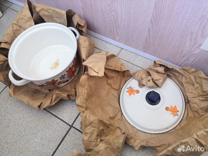 Кастрюля эмалированная новая 3,5 л