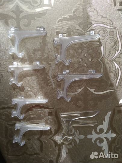 Подставки под декоративные тарелки (черные и белые