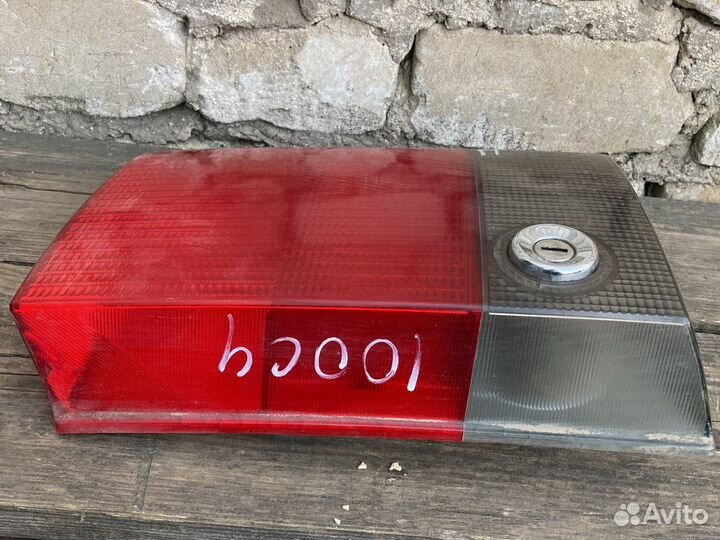 Задний правый фонарь ауди 100 с4