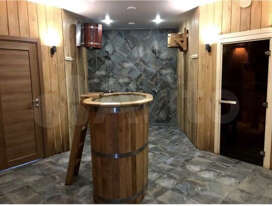 Дом 500 м² на участке 11 сот.