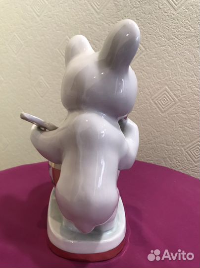 Фарфоровая статуэтка «Лакомка» СССР Дулево, винтаж