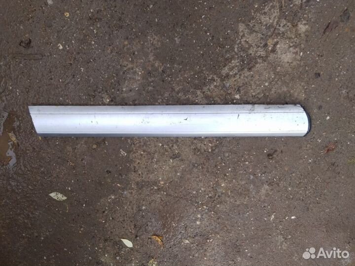 Молдинг двери передней левой Volkswagen Touareg 20