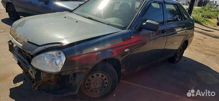 LADA Priora 1.6 МТ, 2011, битый, 180 000 км