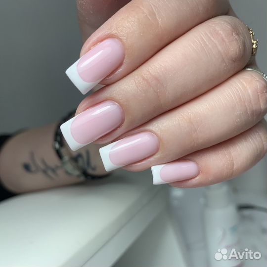 Модель на наращивание ногтей