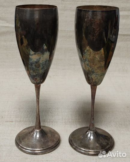 Прекрасные серебряные бокалы. 