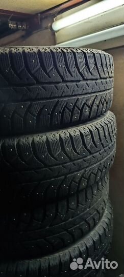 Bridgestone Ice Cruiser 7000S 215/70 R16