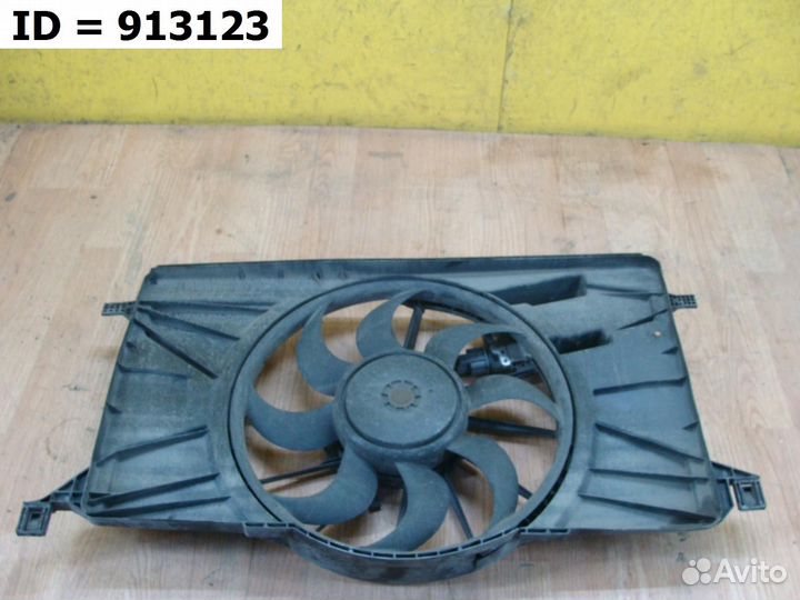 Вентилятор радиатора охлаждения Ford Focus
