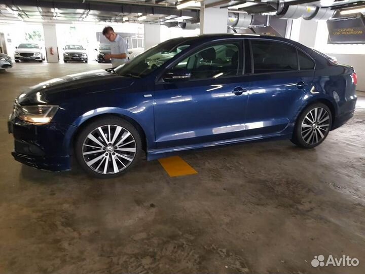 В разборе Volkswagen Jetta (A6) 2013г. 1,4л. DSG