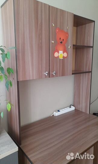 Продается письменный стол