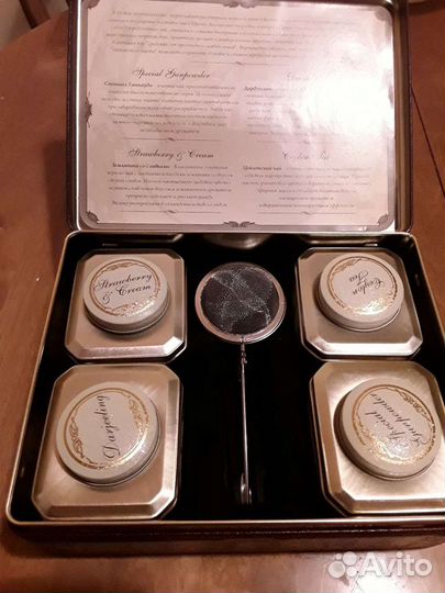 Жестяные коробки и футляры от конфет, чая и др