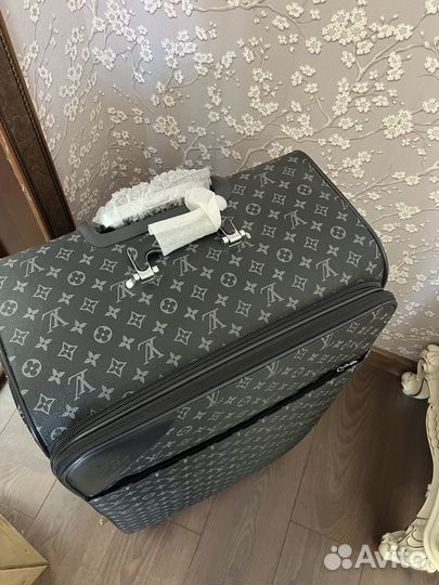 Чемодан на колесах