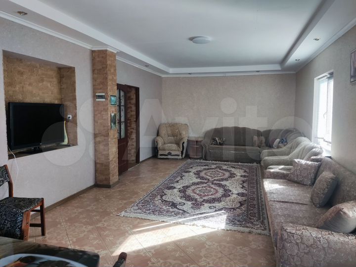 Коттедж 170 м² на участке 6 сот.