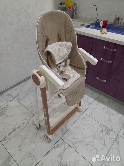 Стульчик для кормления happy baby berny v2
