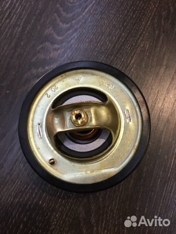 Термостат 82C 1137700730 isuzu 4BG1 4BD1 6BD1 6BG1