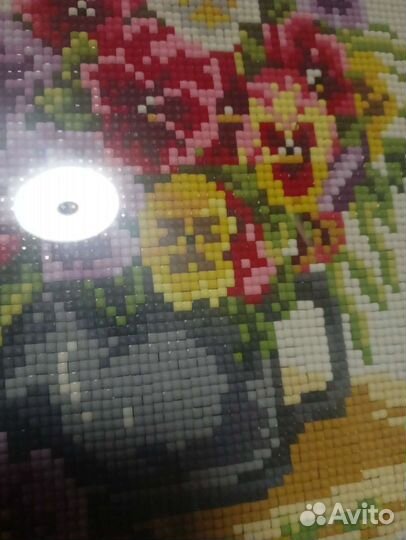 Картины алмазная и картина красками каждая