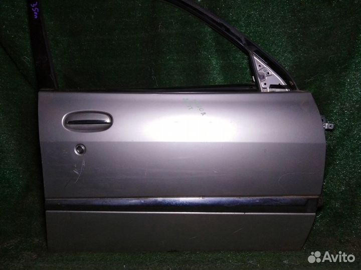 Дверь передняя правая Toyota Duet M110A