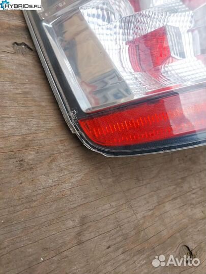 Фонарь задний левый Toyota Prius 2 NHW20