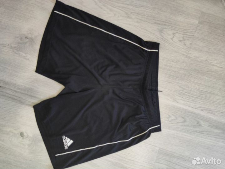 Футбольные шорты Adidas