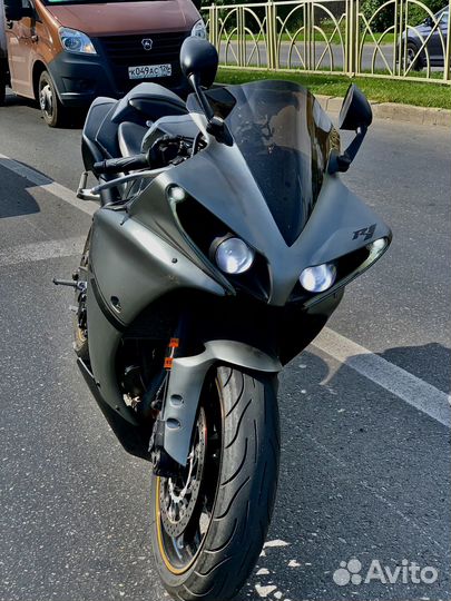Yamaha YZF R1