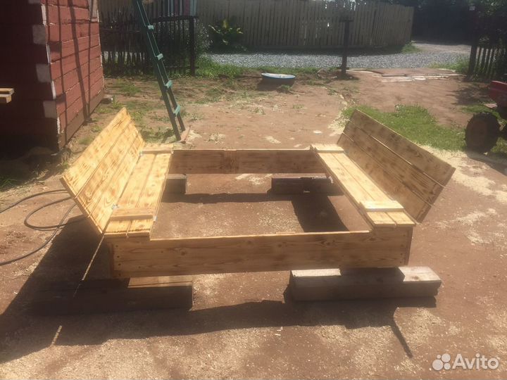 Песочница с крышкой