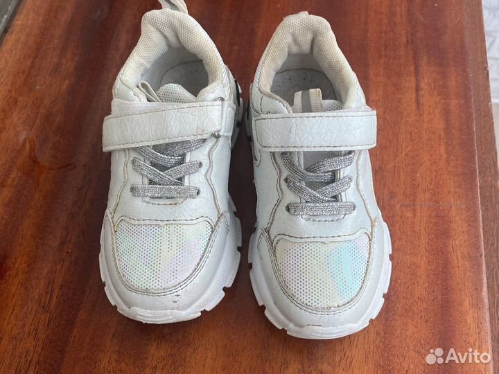 Кроссовки для девочки