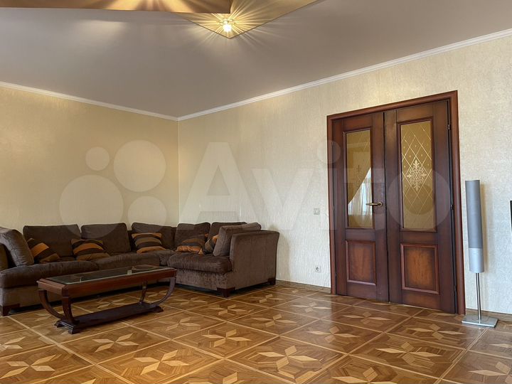 3-к. квартира, 132,4 м², 10/11 эт.