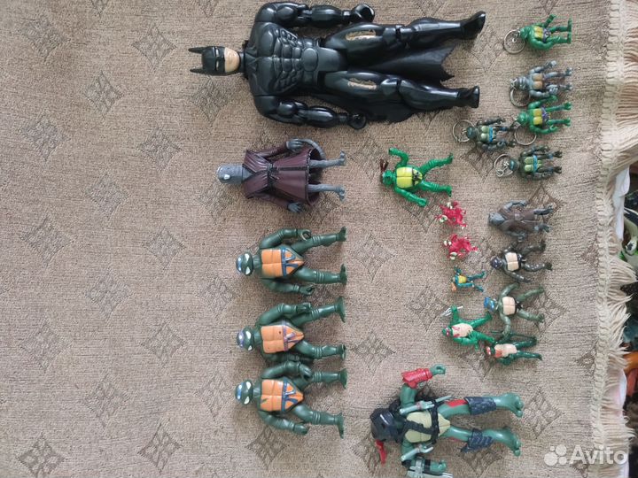 Старые киндеры и фигурки