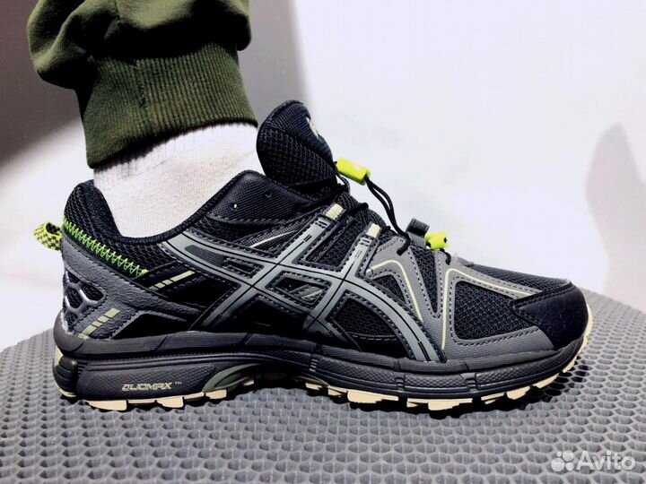 Кроссовки Asics эргономичные