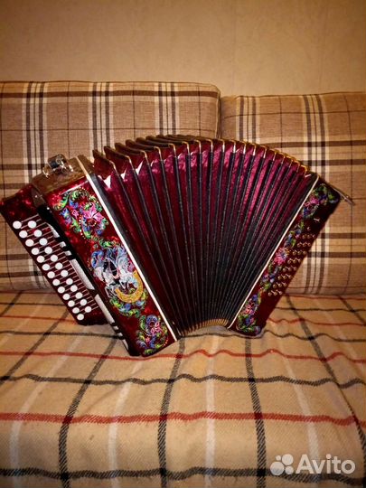 Гармонь цельнопланочная