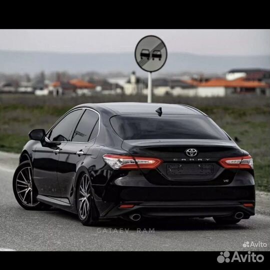 Черные стекла на camry 70