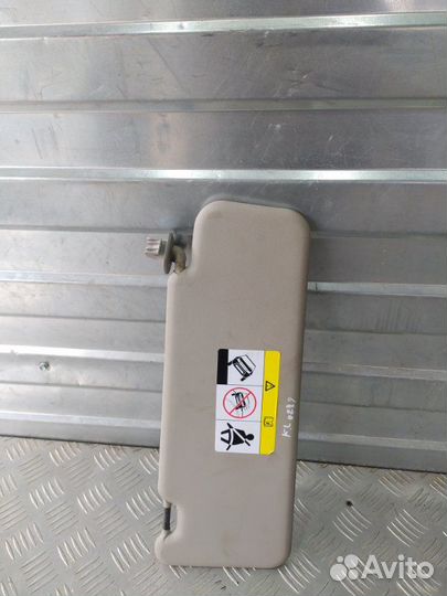 Козырек солнцезащитный передний левый Renault