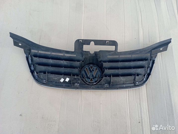 VW Touran Решетка радиатора оригинал