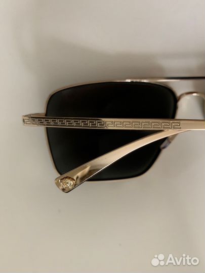 Солнцезащитные очки versace