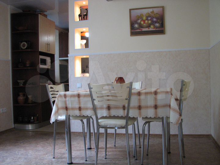 2-к. квартира, 62 м², 1/3 эт.