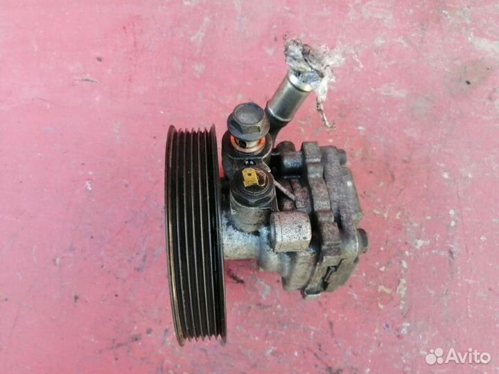 Насос гидроусилителя Mazda 3 BK седан Z6 VE 1.6L