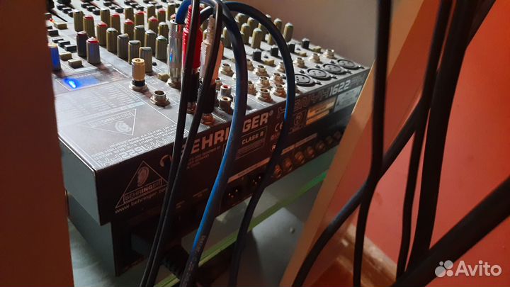 Микшерный пульт behringer 1622FX