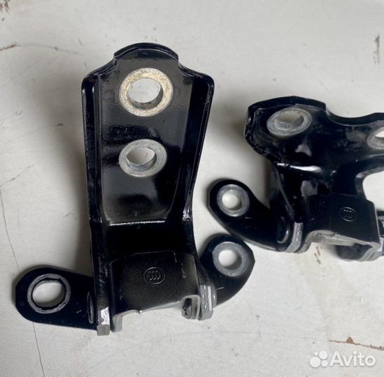 Дверные петли Toyota Land Cruiser Prado 120 1GR-FE