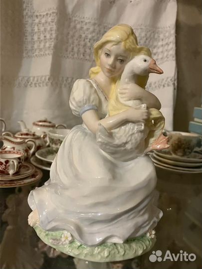 Статуэтка Coalport